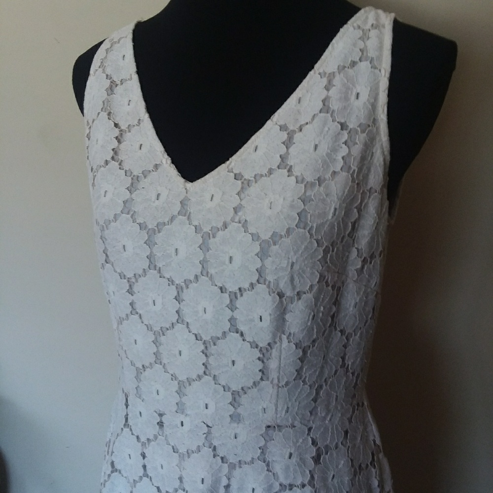 😁Julian Taylor New York Lace Dress - Picture 2 of 5